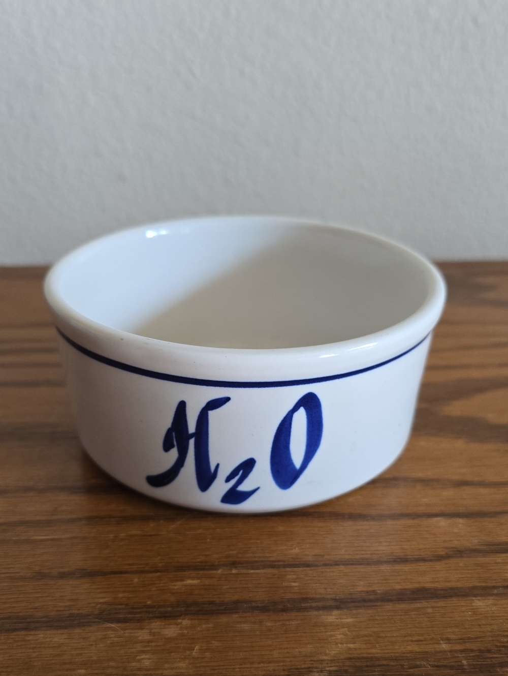 Vintage White Ceramic H2O Bowl with Blue Script Tote 7